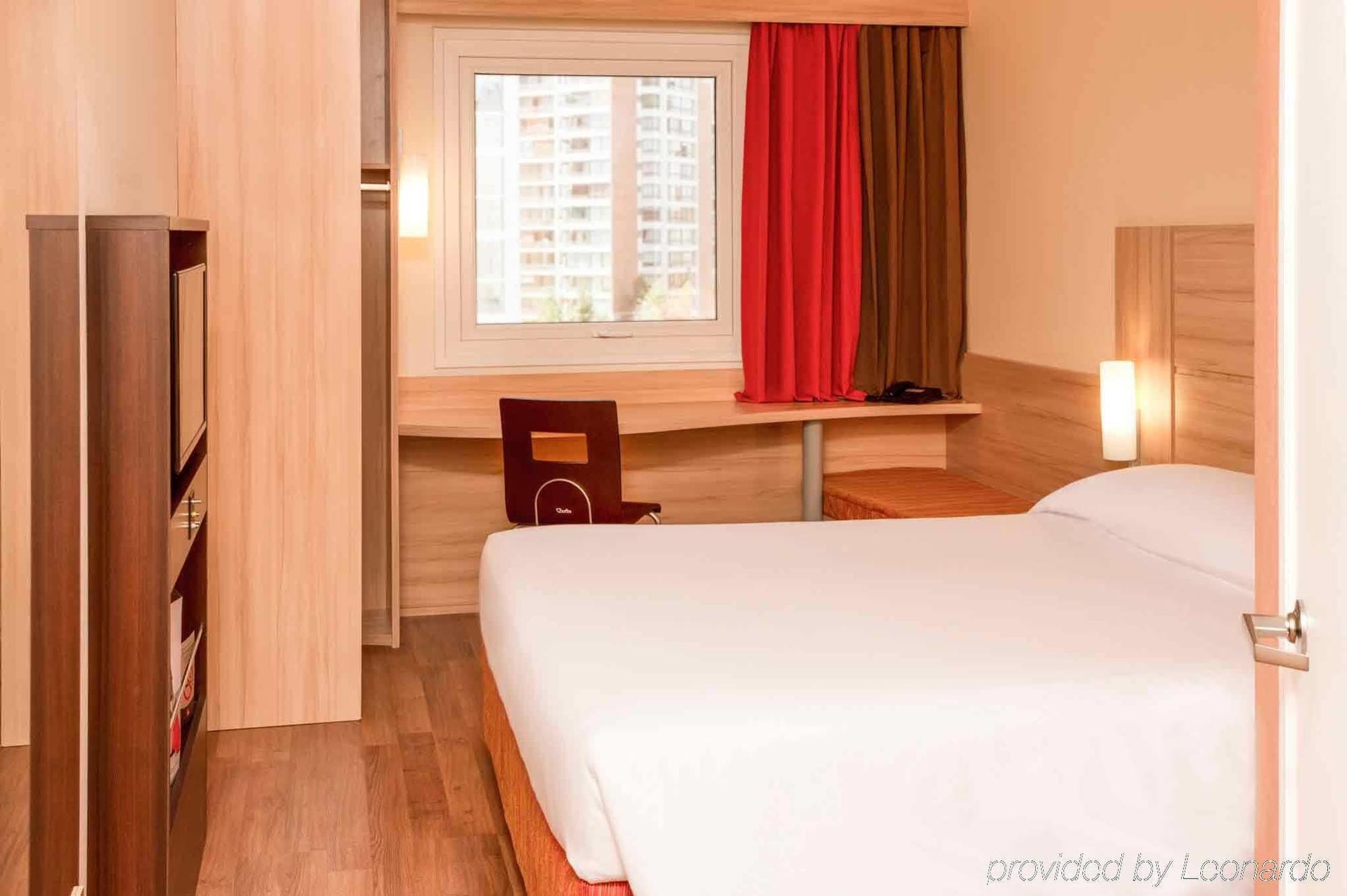 Ibis Santiago Las Condes Eksteriør billede